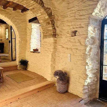 Earthy: A Rustic Abode W/ Garden And Sea Views