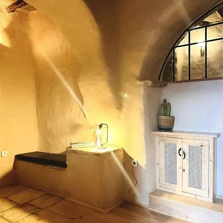 Feriehus Earthy: A Rustic Abode W/ Garden And Sea Views *